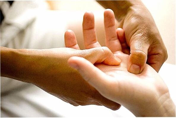 Therapeutic massage will help relieve pain in the joints of the fingers